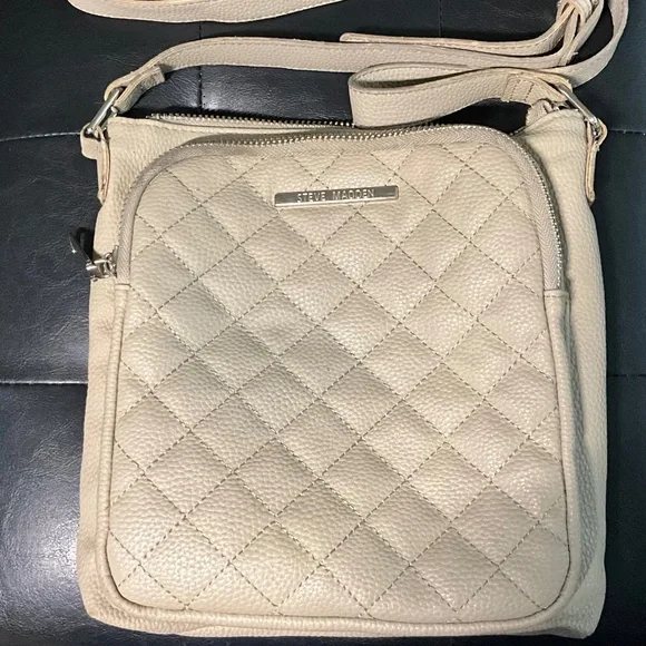 STEVE MADDEN Light Grey Crossbody Messenger Bag- Quilted Faux Leather - Picture 1 of 11